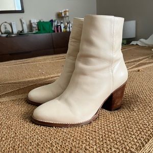 Thursday high line boots in cream/beige